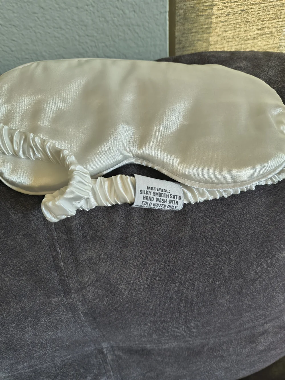 Mrs Silky Sleep Mask - White & Light Pink